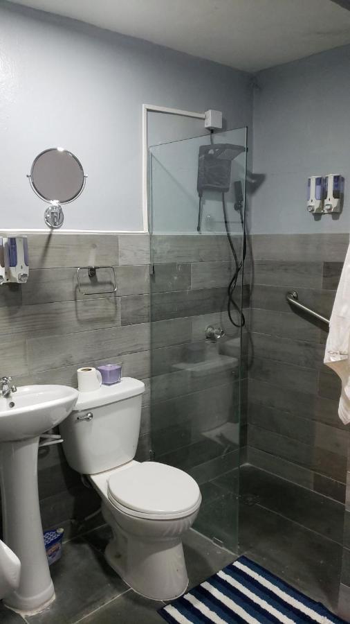 We Hostel And Suites Miraflores By Stand Out Hotels Collection Санто-Доминго Экстерьер фото